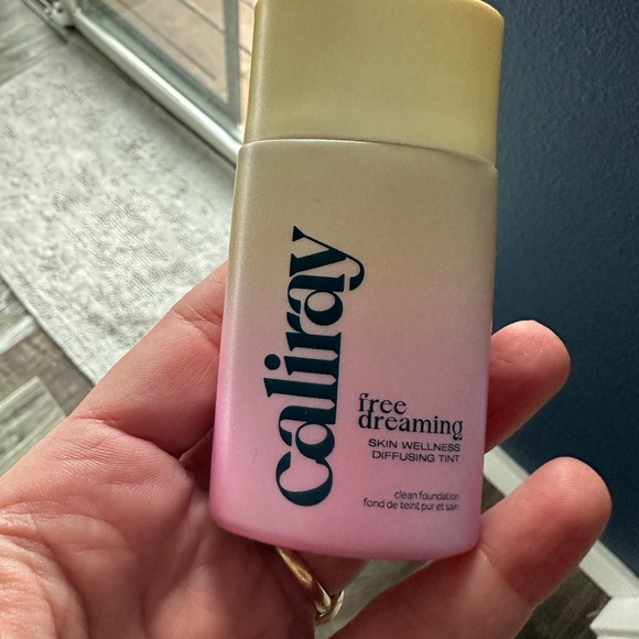 Caliray Freedreaming Blurring Lightweight Skin Tint - shade 6 - Picture 3 of 7